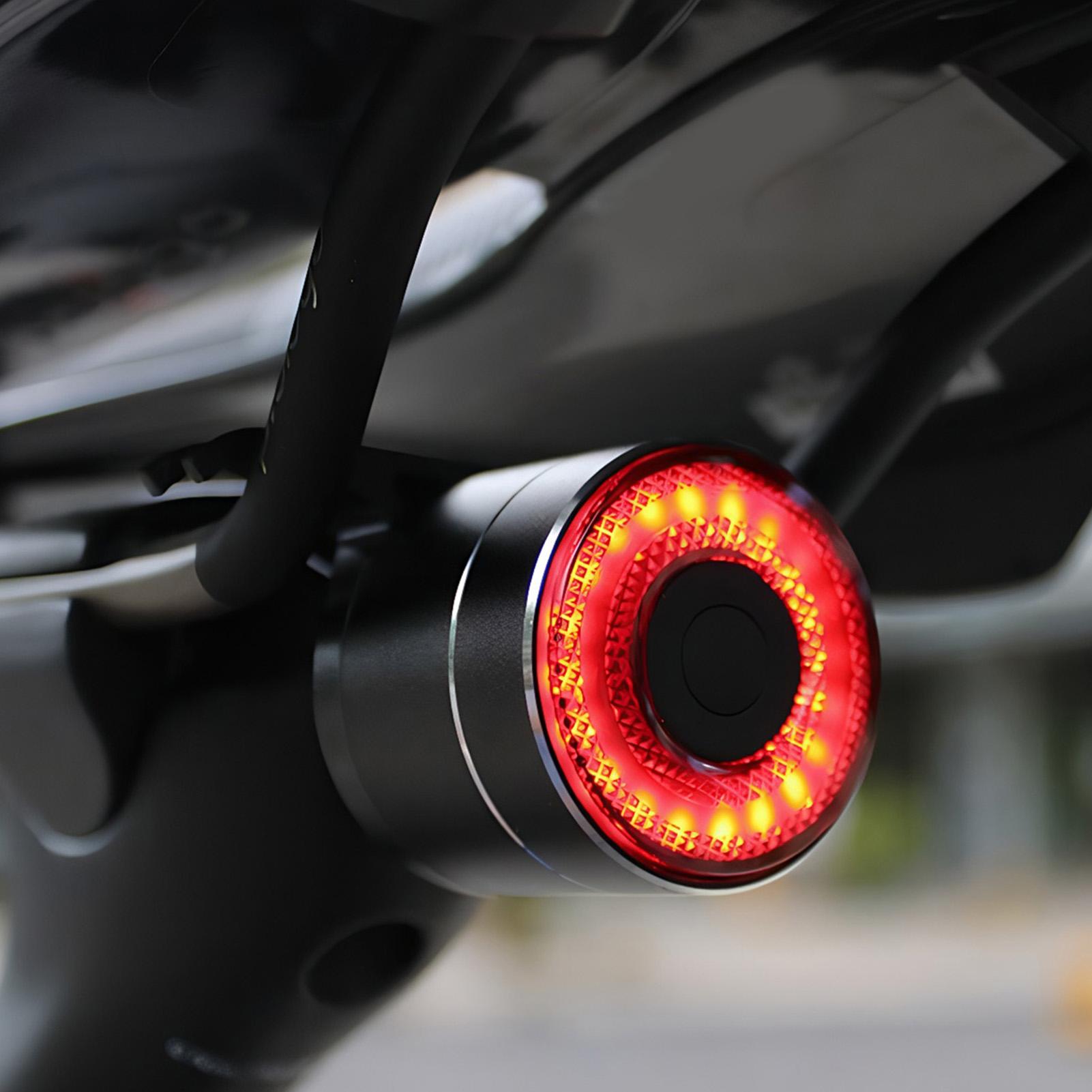 Mountain Biking Lights - ไฟท้ายจักรยานอัจฉริยะ ไฟท้ายจักรยานพร้อมเซ็นเซอร์ ไฟเบรกสำหรับปั่นจักรยานบนถนนภูเขา การเดินทางประจำวัน และการตั้งแคมป์